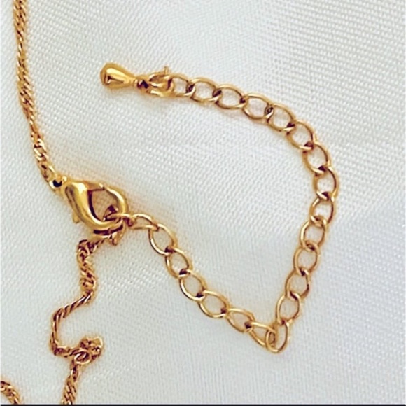 Vintage Faux Emerald Gold Necklace Earrings Ring Set with Clear Rhinestone Halo - Picture 7 of 7